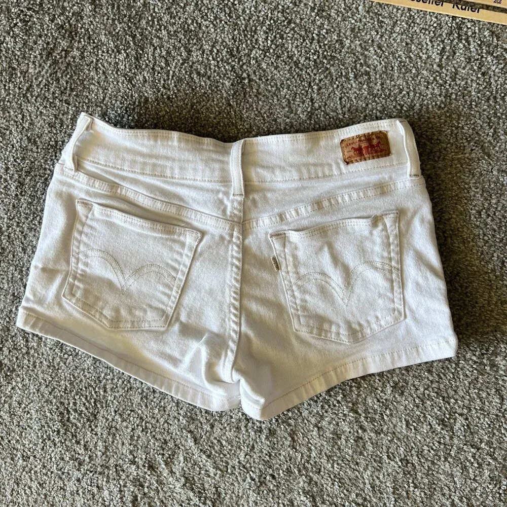 Levi’s shorts womens 7 white jean shorty shorts casual‎ denim vacation summer - Picture 2 of 10